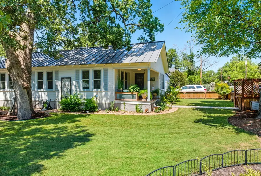 508 S Vandeveer St, Burnet, TX 78611 - #2