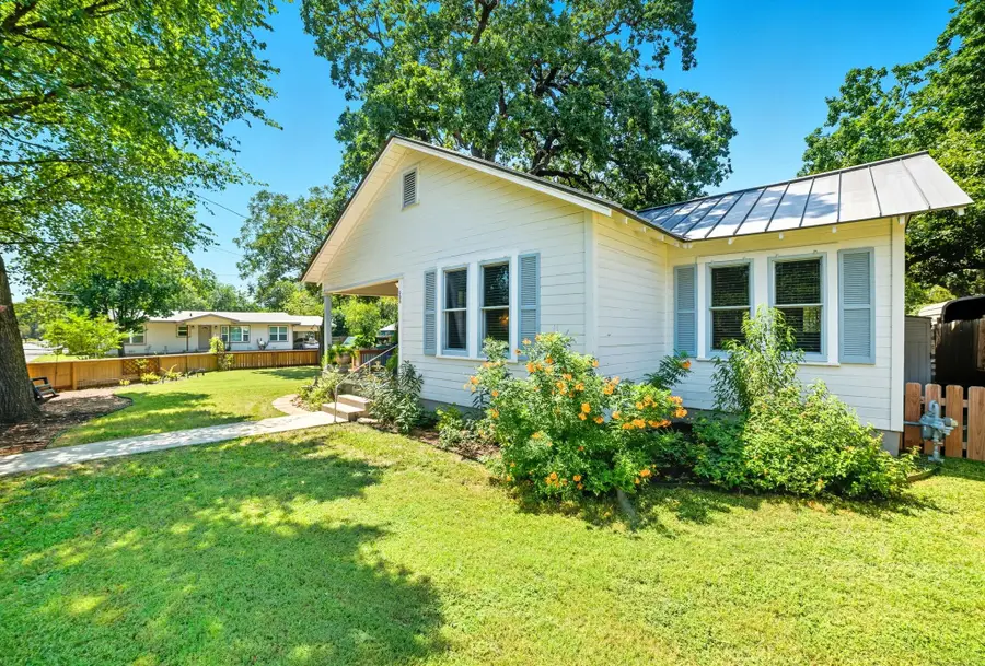 508 S Vandeveer St, Burnet, TX 78611 - #3