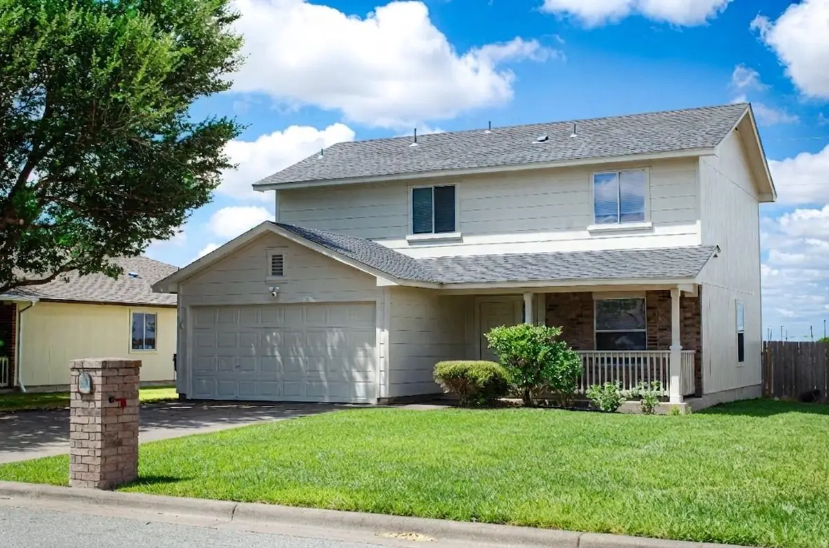 2805 Tyler Ln, Taylor, TX 76574 - #1