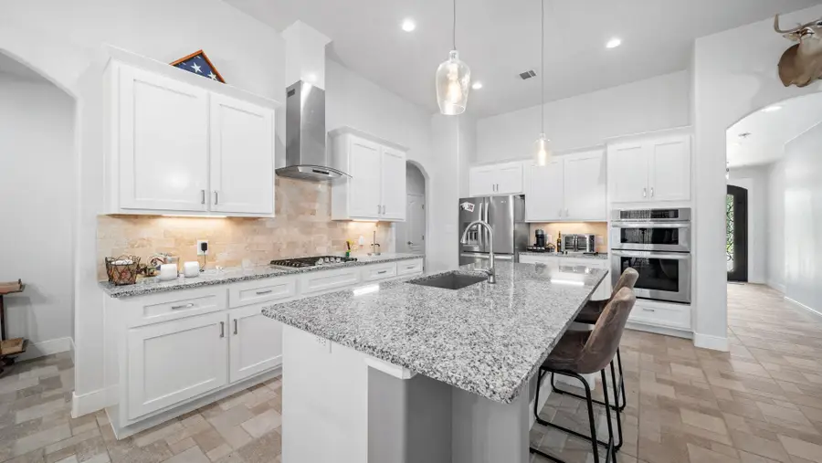 351 Firework Ln, Giddings, TX 78942 - #2