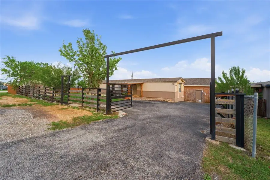 112 Storm Ct, Kyle, TX 78640 - #2