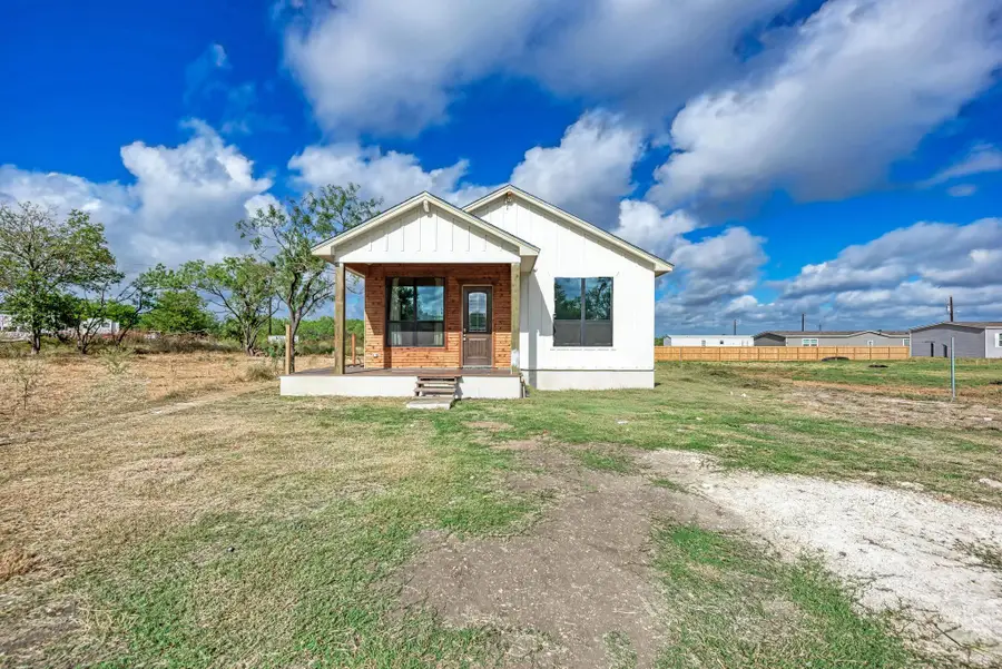 122 Los Fresnos Dr, Dale, TX 78616 - #3