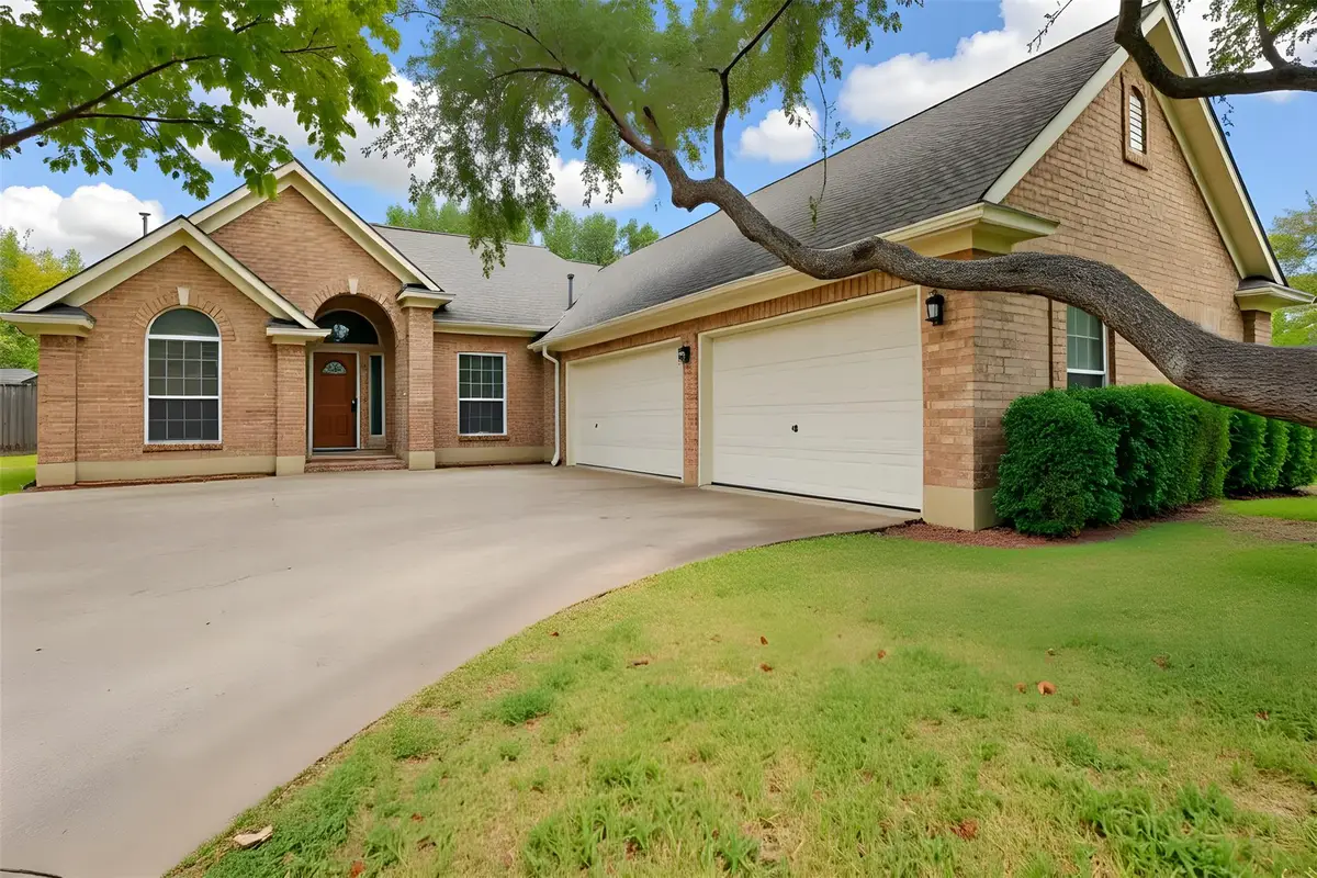 2001 Lacey Oak Cv, Round Rock, TX 78681 - Image #1