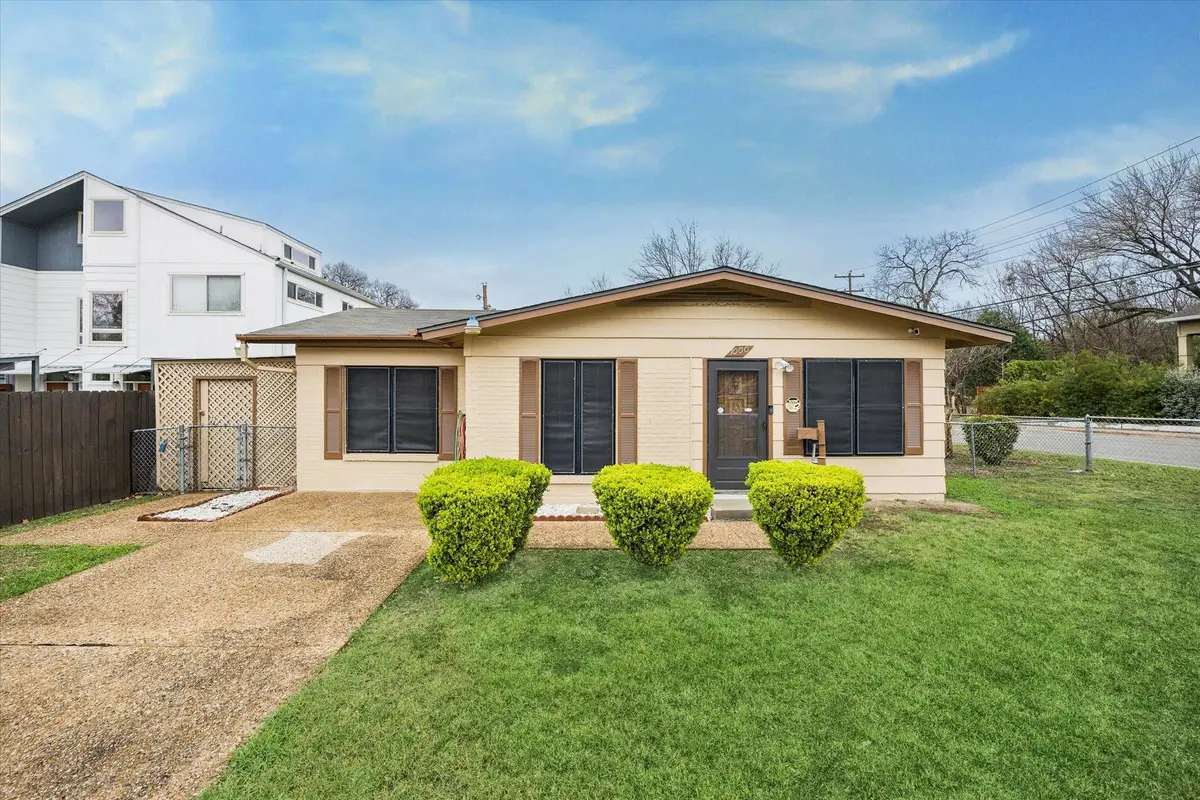 1000 S Center St, Austin, TX 78704 - #1