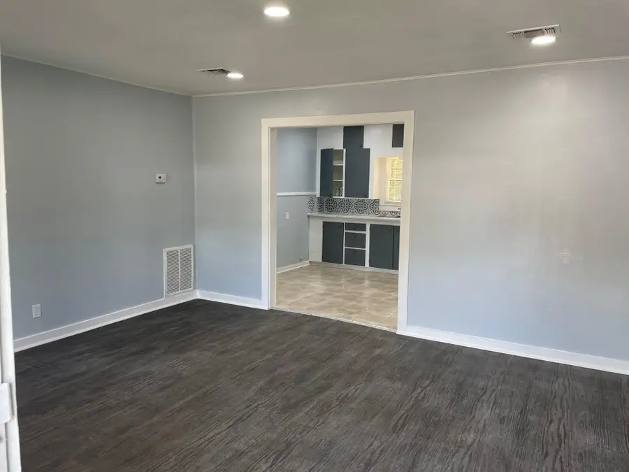 439 East Lafayette St, La Grange, TX 78945 - #2