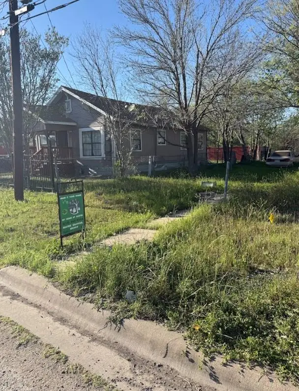 602 W Martin Luther King Jr Blvd, Taylor, TX 76574 - #2