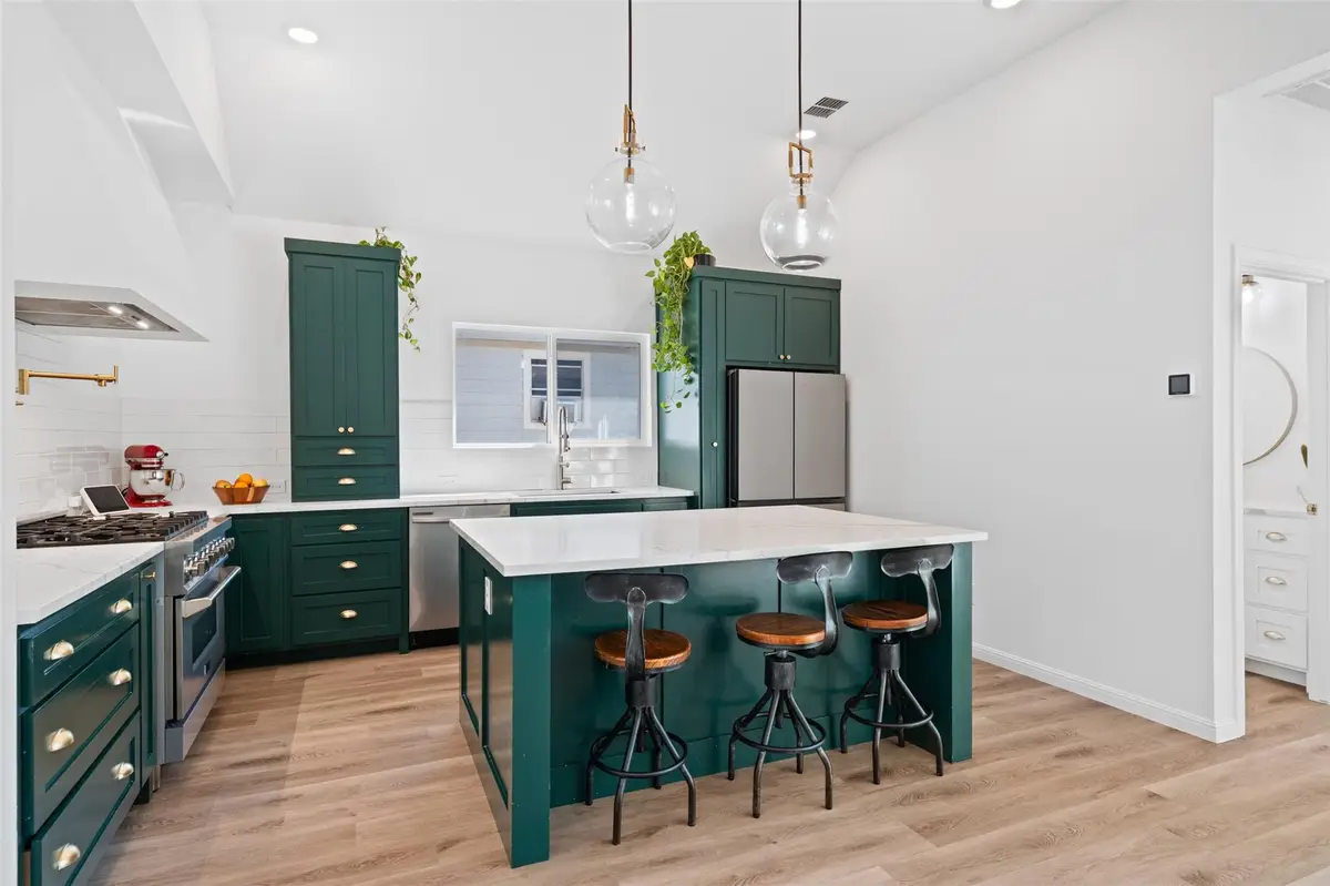 503 W Martin Luther King Jr Blvd, Taylor, TX 76574 - Image #1