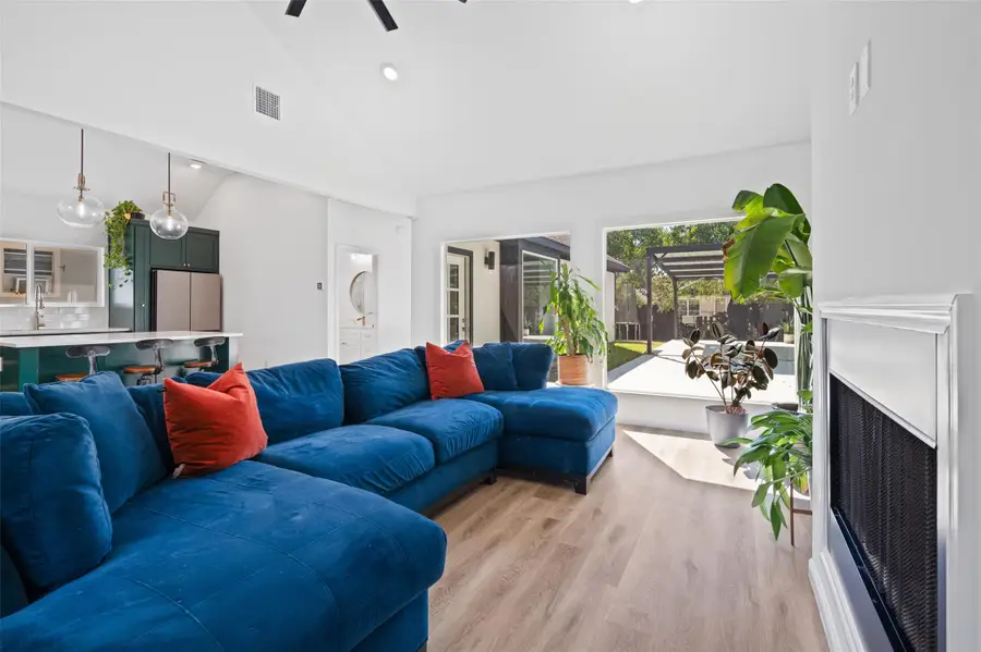 503 W Martin Luther King Jr Blvd, Taylor, TX 76574 - Image #2