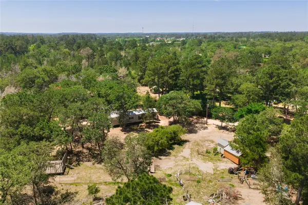 224 Pine Valley Dr, Paige, TX 78659