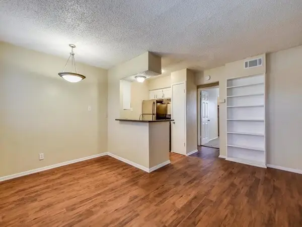 2401 Manor Rd #119, Austin, TX 78722
