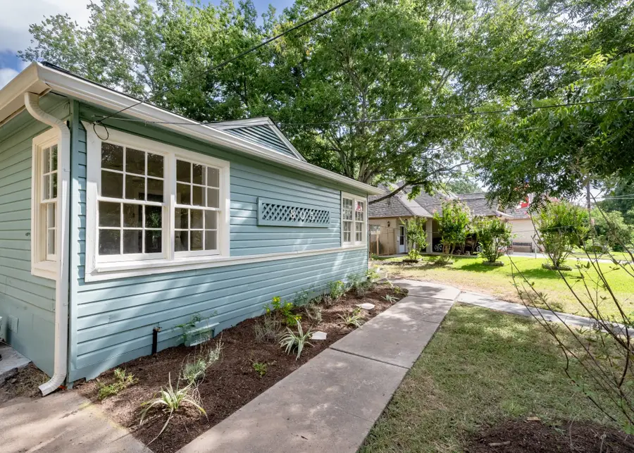805 Maple St, Lockhart, TX 78644 - #2