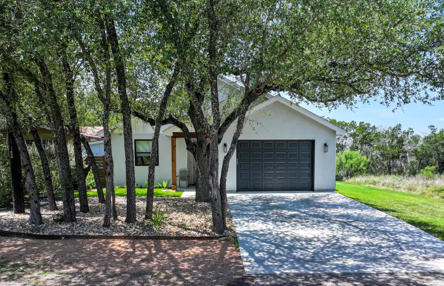 638 Oak Ln, Cottonwood Shores, TX 78657 - #2