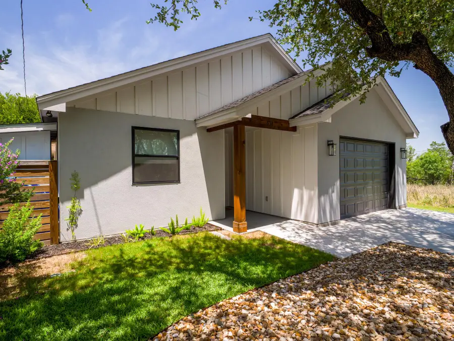 638 Oak Ln, Cottonwood Shores, TX 78657 - #3