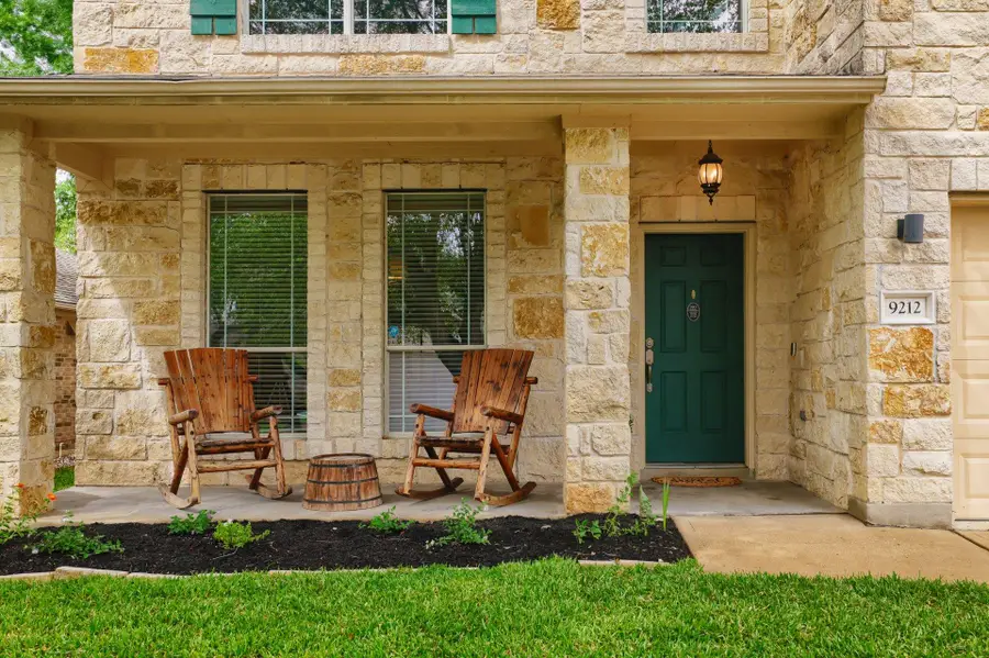9212 Pioneer Forest Dr, Austin, TX 78744 - #3