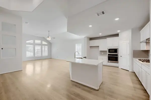 137 Switch Bud Dr, Buda, TX 78610