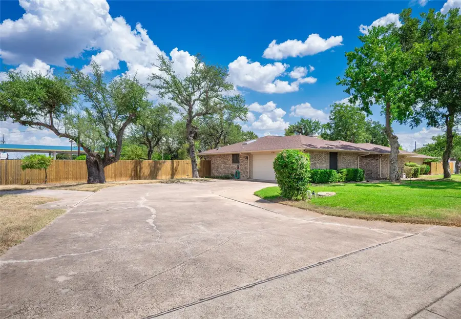 1702 Lone Oak Dr, Leander, TX 78641 - #3