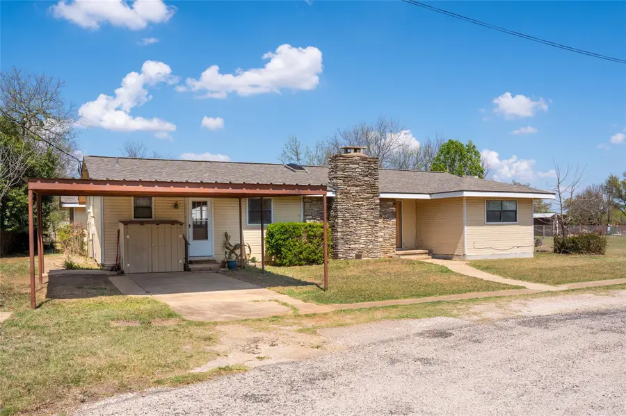 600 W Cypress St, Johnson City, TX 78636 - #2