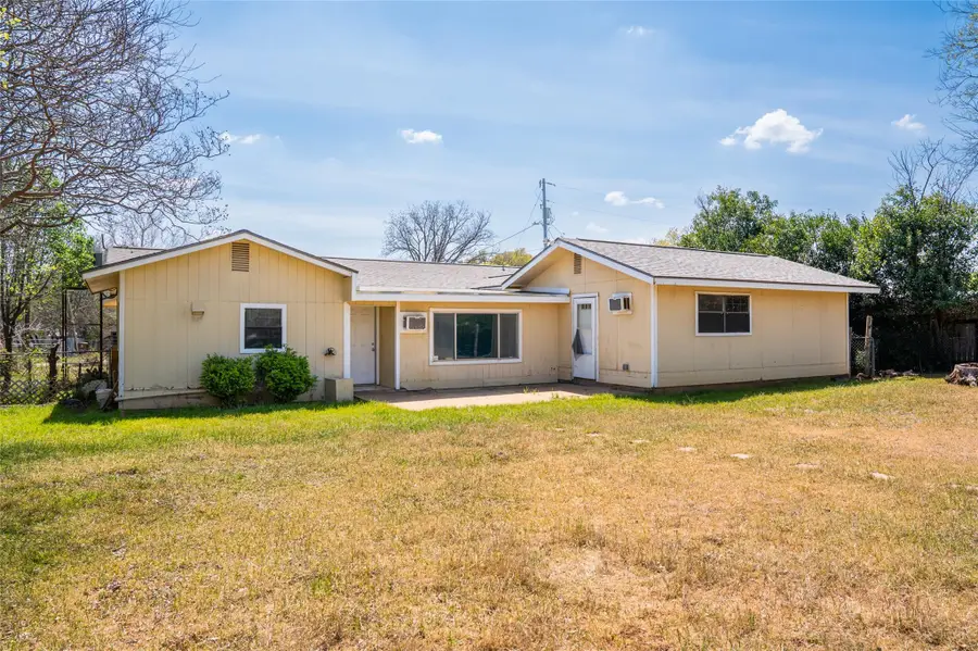 600 W Cypress St, Johnson City, TX 78636 - #3