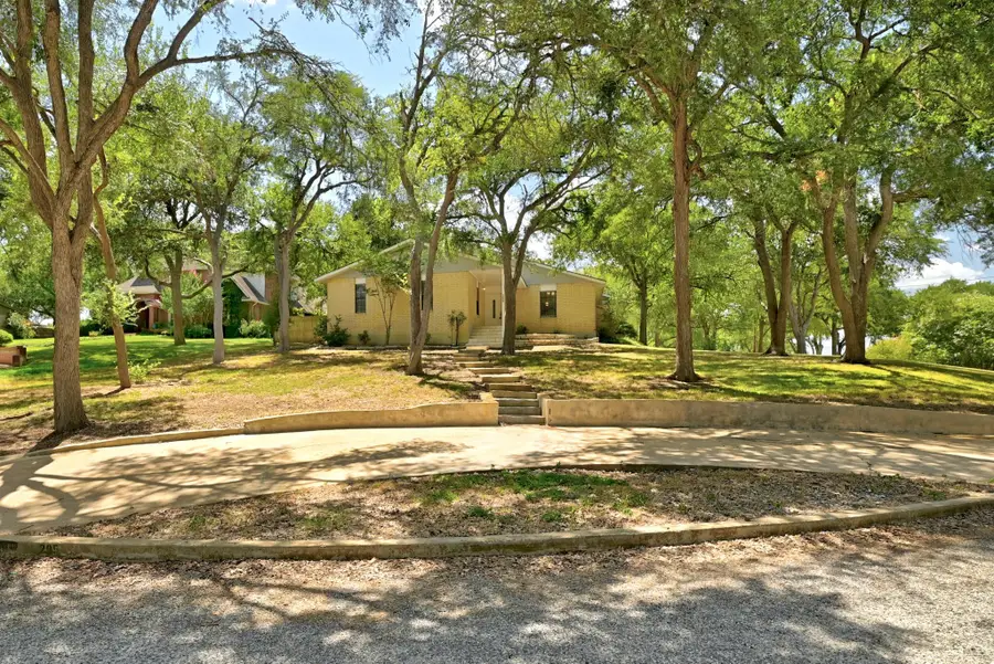 295 Oak Creek Cir, Luling, TX 78648 - #3