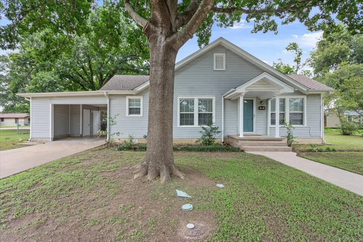 1607 N Harding Ave, Cameron, TX 76520 - #1