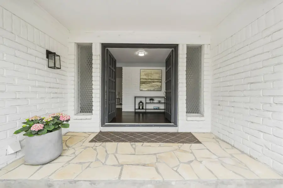 402 S Lake Creek Dr, Round Rock, TX 78681 - #2