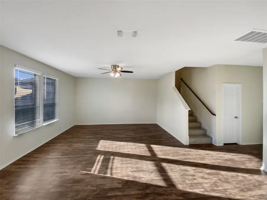 325 Bedford Falls Ln, Jarrell, TX 76537 - Image #3