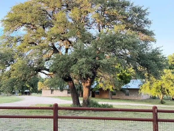 1378 County Road 1045, Lampasas, TX 76550