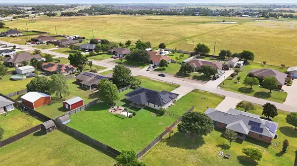 325 Meadow Valley Loop, Jarrell, TX 76537