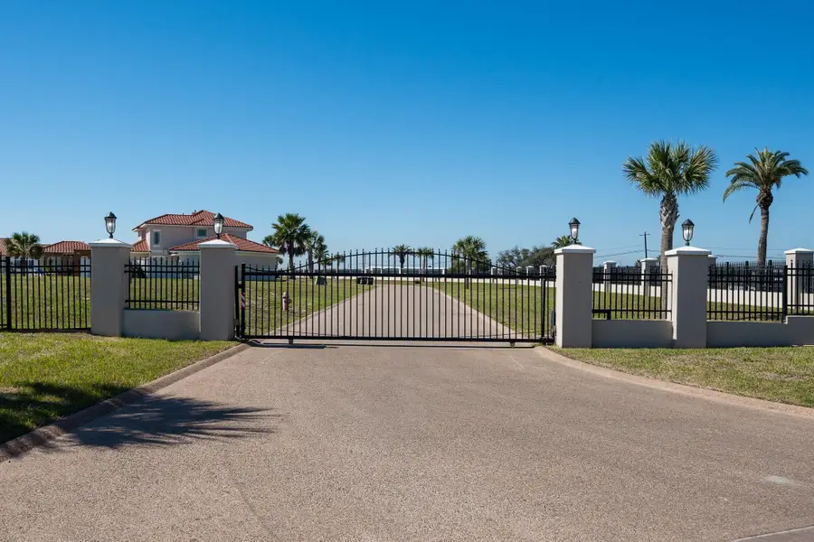 36 La Buena Vida Dr, Aransas Pass, TX 78336 - #2