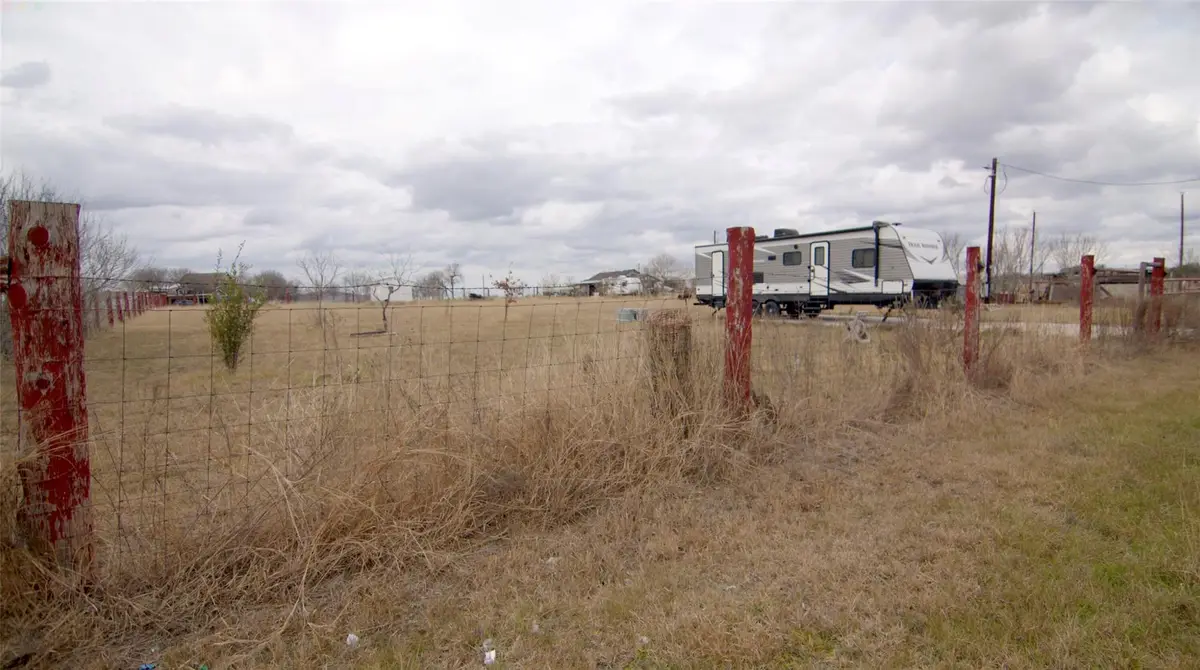 150 Callaway Ct, Lockhart, TX 78644 - #1