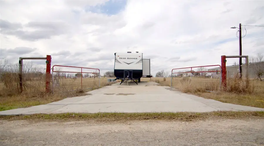 150 Callaway Ct, Lockhart, TX 78644 - #3