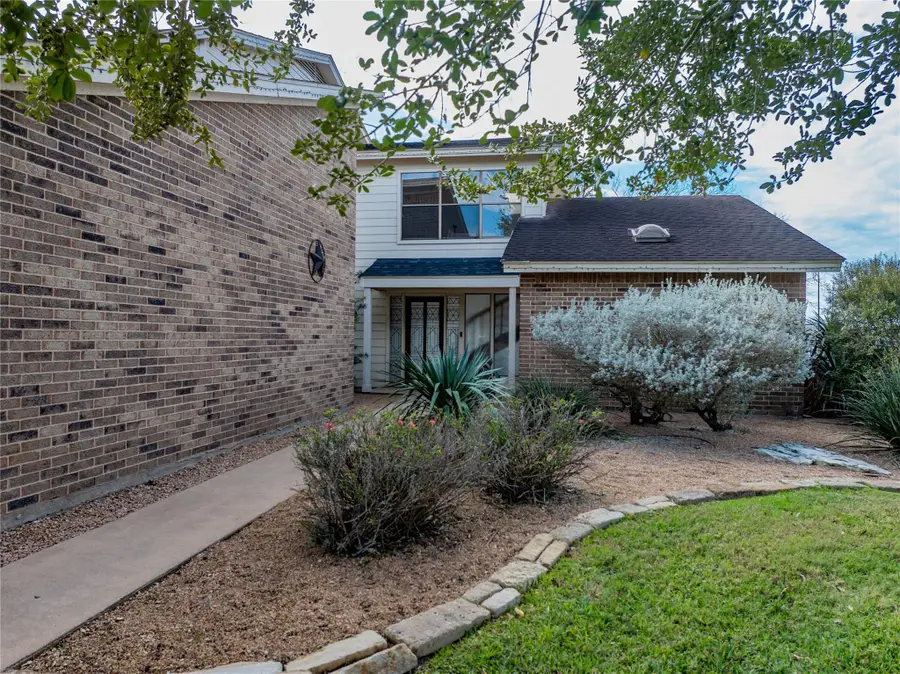 640 S College St, La Grange, TX 78945 - #2