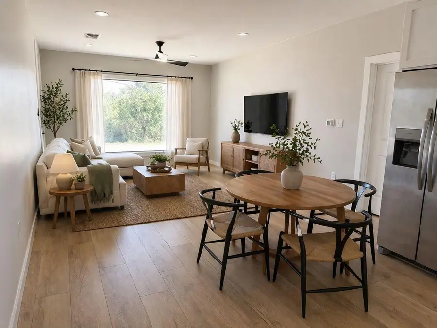 100 W Caskey St, Florence, TX 76527 - #3