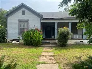 1228 Saint Peter St, Gonzales, TX 78629 - #1