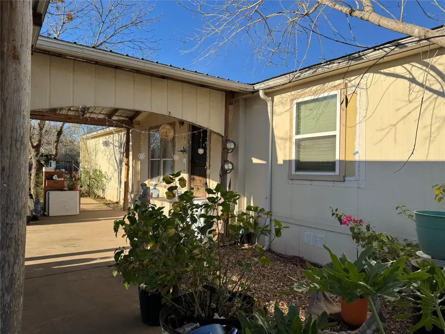 140 Alum Park Place Dr, Cedar Creek, TX 78612 - Image #2