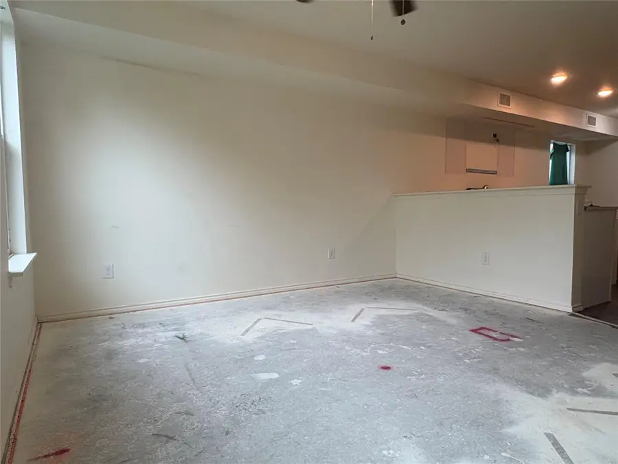 350 Debus Dr #217, Taylor, TX 76574 - #3