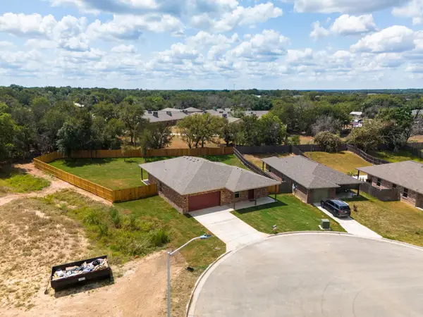 828 Elijah Ln, Lampasas, TX 76550