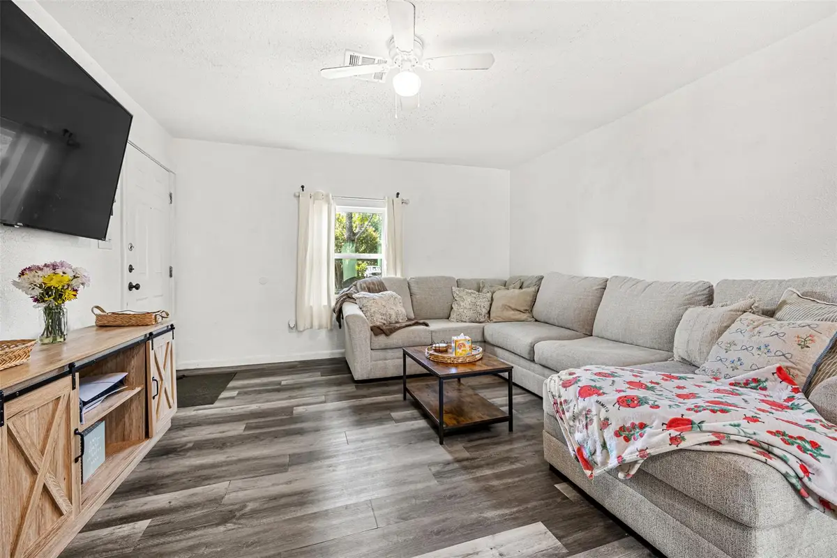 2113 Saunders St, Gatesville, TX 76528 - Image #1