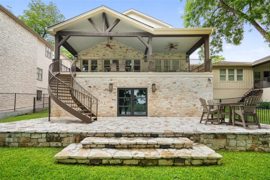 327 Meadowlakes Dr, Meadowlakes, TX 78654 - #2