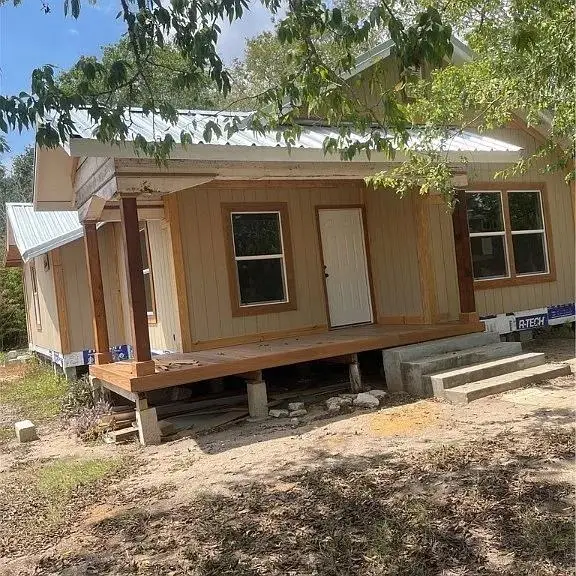 218 S Bright St, Gonzales, TX 78629