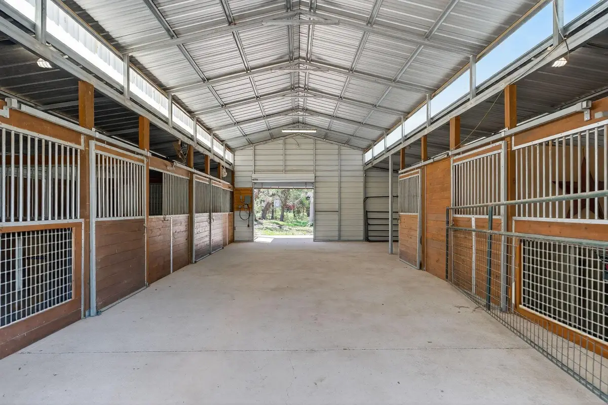 131 N Showhorse Dr, Liberty Hill, TX 78642 - #1