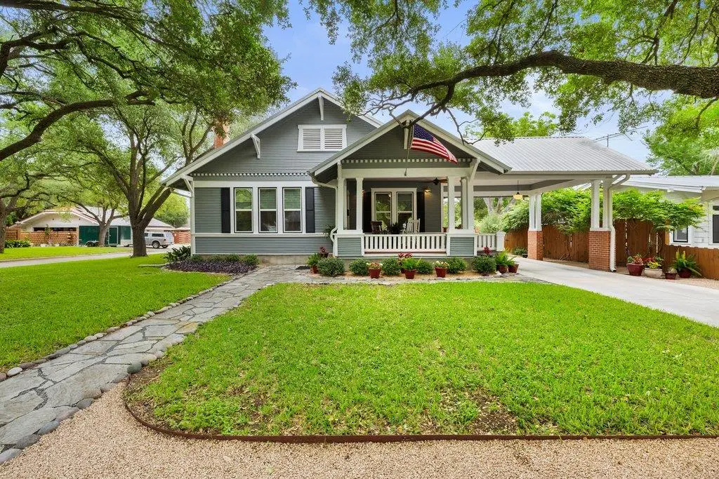 1518 Lexington St, Taylor, TX 76574 - #1