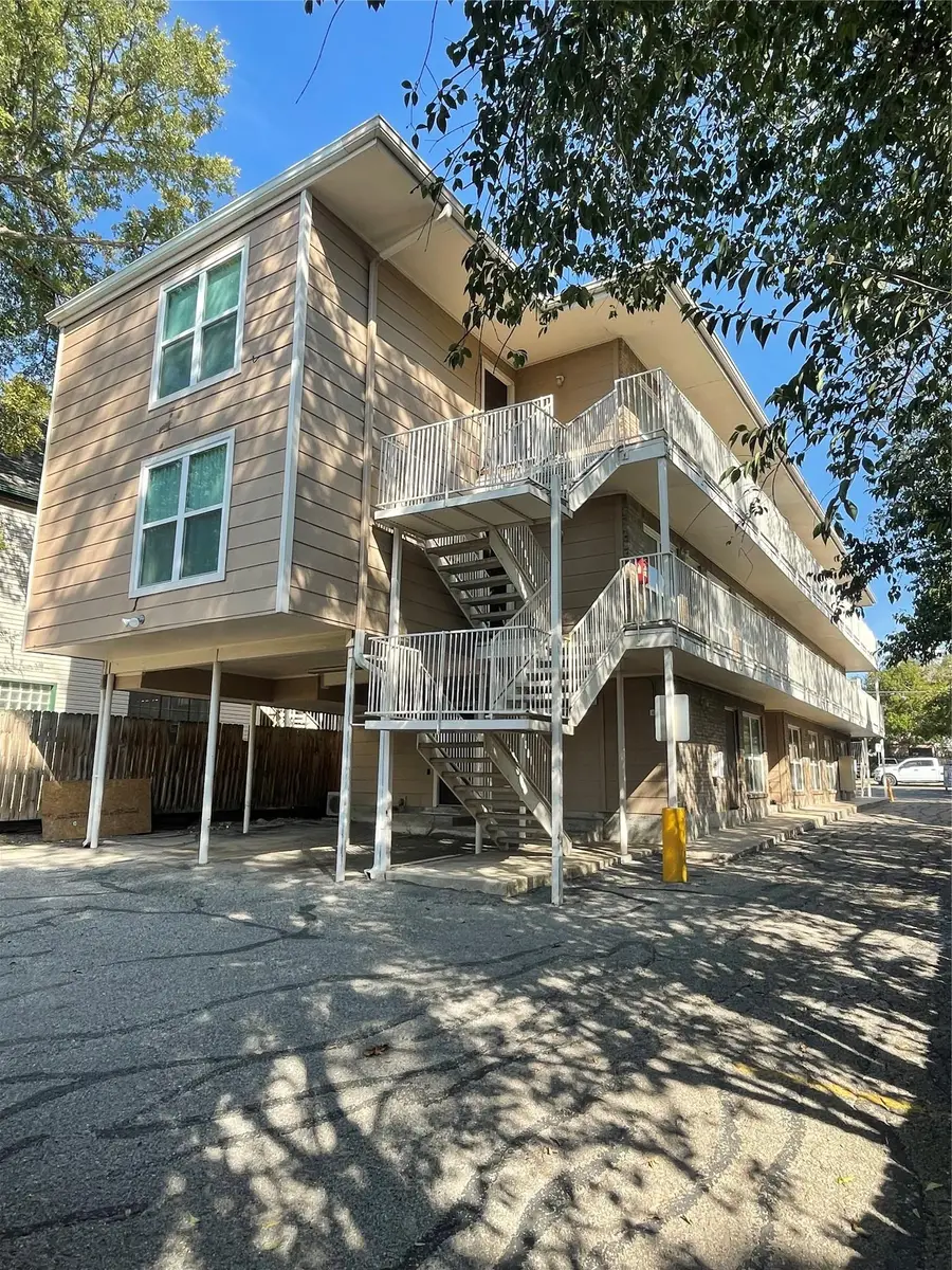 2220 Leon St #103, Austin, TX 78705 - Image #2