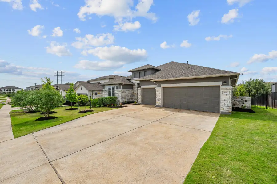 606 Bonfisk Bnd, Austin, TX 78738 - #3