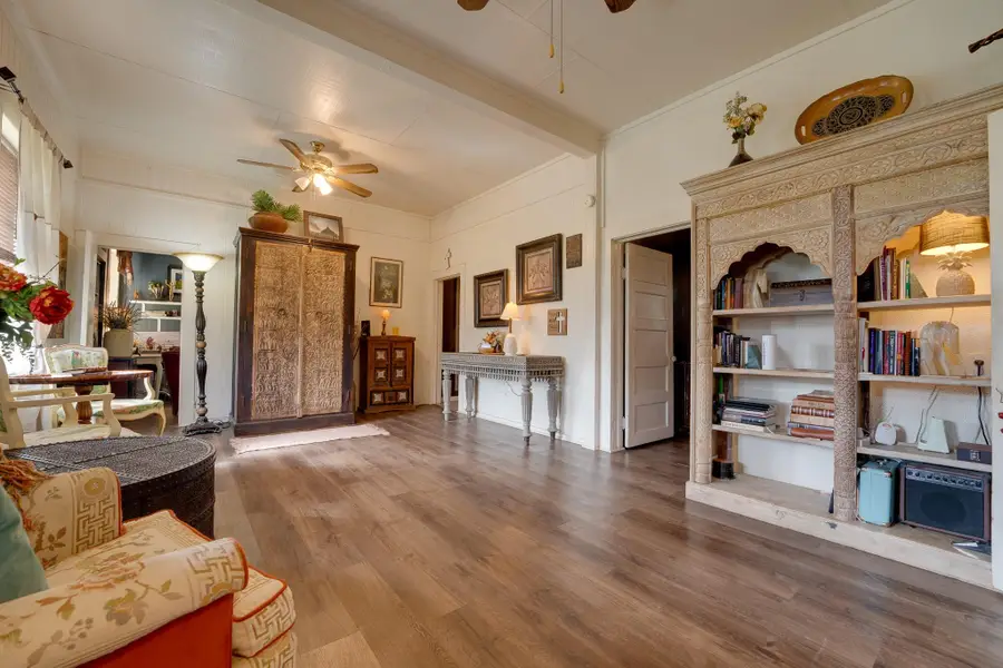 204 Brewster Ave, Florence, TX 76527 - #3