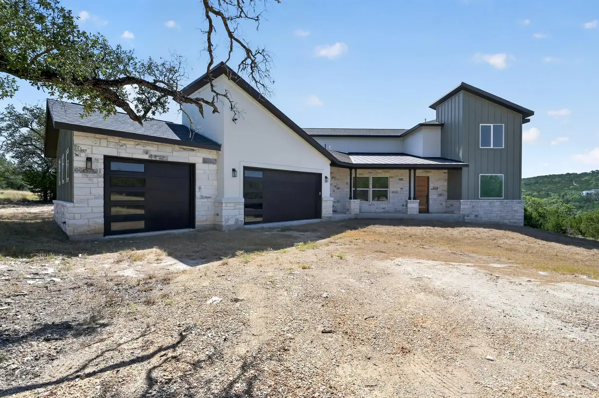 18213 Gregg Bluff Rd, Jonestown, TX 78645 - #1