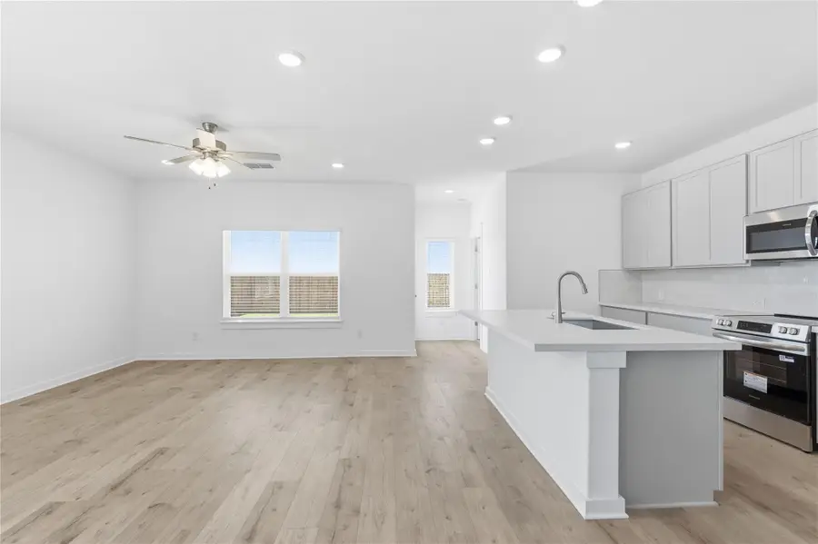 213 Red Wolf Dr, Jarrell, TX 76537 - Image #3