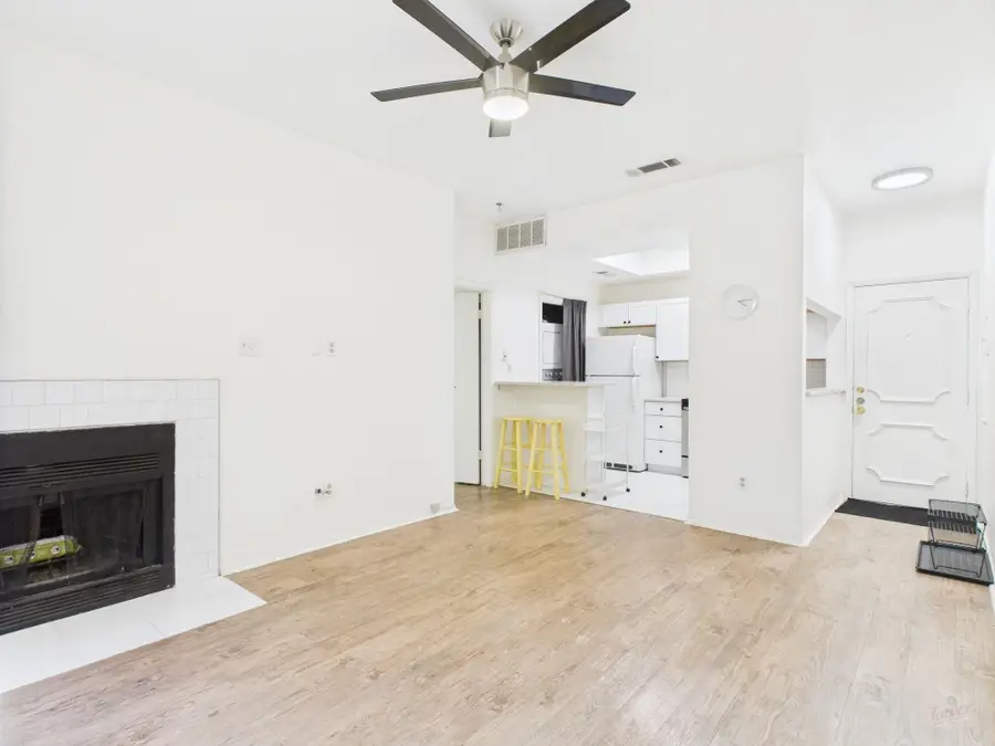 806 W 24th St #114, Austin, TX 78705 - #2