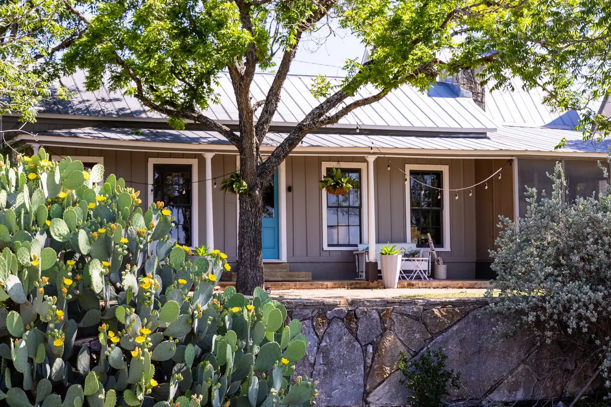 684 Stoneleigh Rd, Center Point, TX 78010 - #1