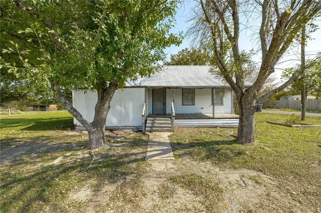 211 S 7th St, Jarrell, TX 76537 - Image #1